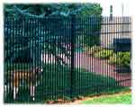 Jerith Fence 401 Series in yard setting